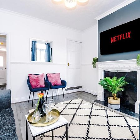 Harley House - Spacious Home With Free Netflix & Parking By Rocketbnb Ковентри Экстерьер фото