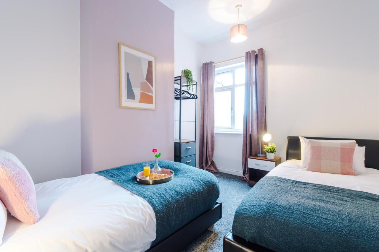 Harley House - Spacious Home With Free Netflix & Parking By Rocketbnb Ковентри Экстерьер фото